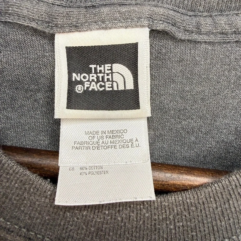 The North Face T-Shirt Graphic Mountain Retro Stripe Regular L Gray Short Sleeve